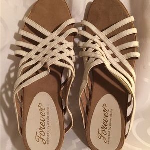 🌺 Forever by Paula Abdul Strappy platforms size 9